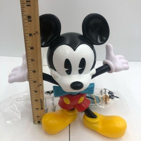 Disney Mickey Mouse Sipper Cup 90th Birthday cup - Picture 8 of 9